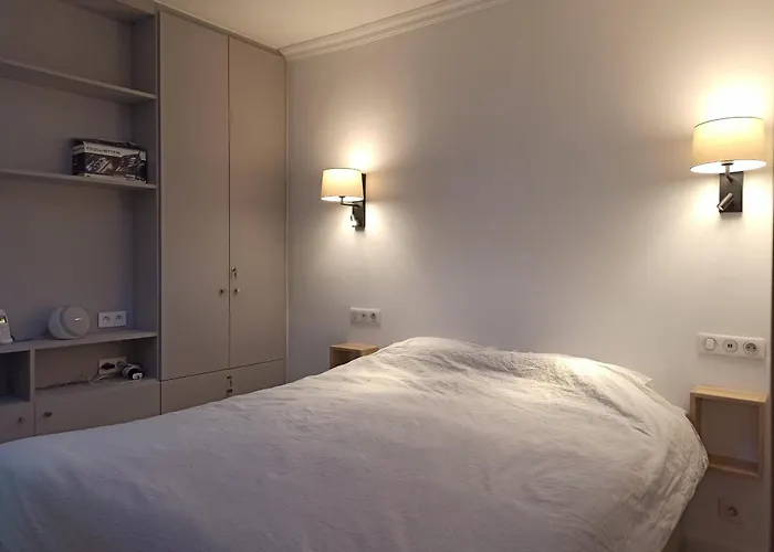 8 Fashionable On Prestigious Faubourg Saint Honore Apartamento *