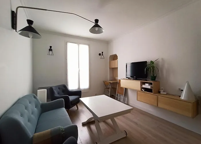 8 Fashionable On Prestigious Faubourg Saint Honore