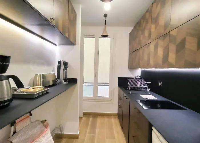 8 Fashionable On Prestigious Faubourg Saint Honore Apartamento